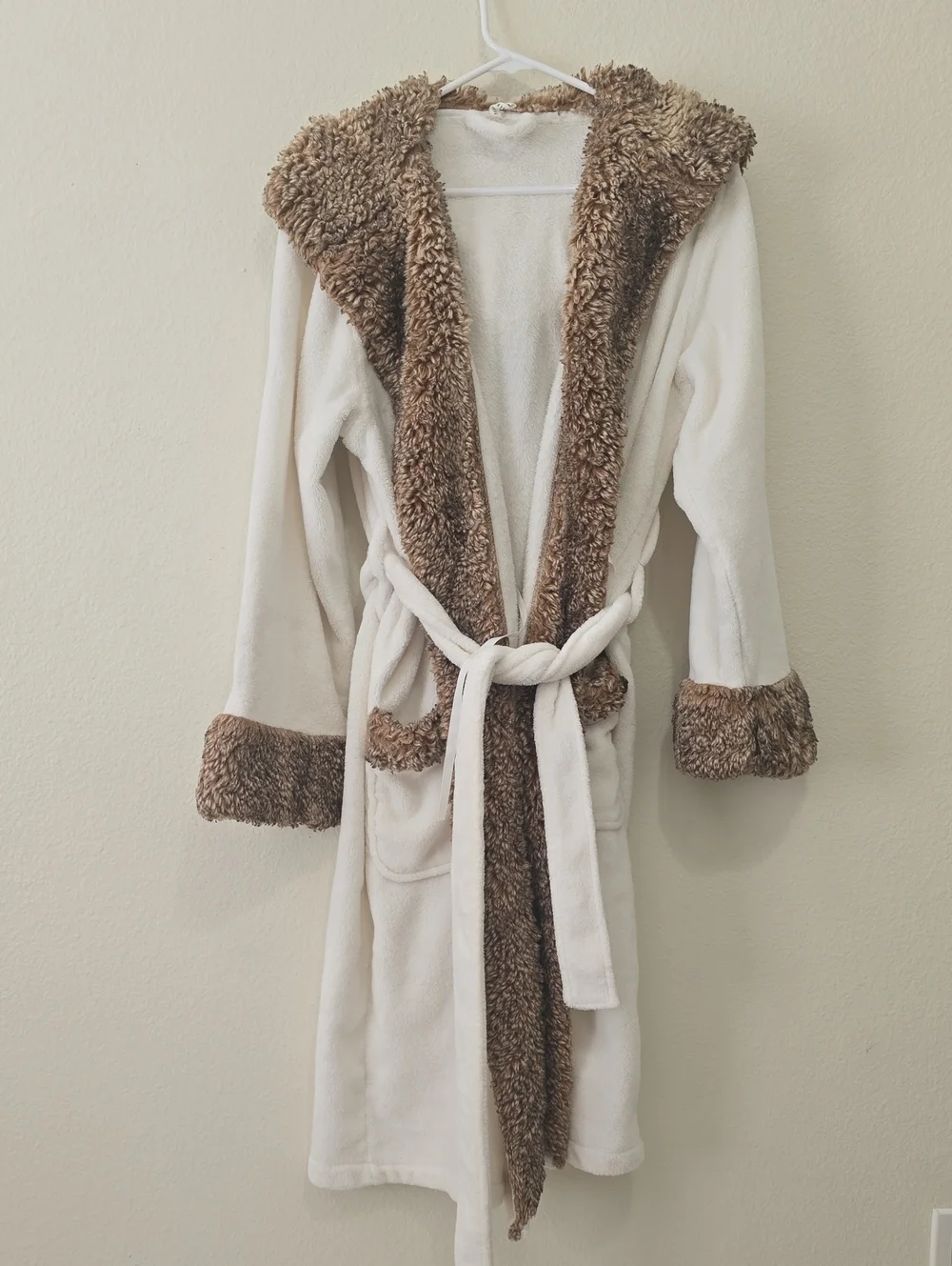 Pottery Barn White Plush Hooded Robe with Brown Faux-Fur Trim OS
